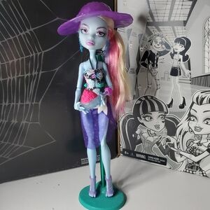 Monster High G1 Skull Shores Abbey Bominable doll 2011  Mattel Firstwave ♡